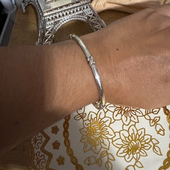 Tiffany & Co Silver Signature X Bracelet Bangle
Rare Classic - Picture 9 of 9